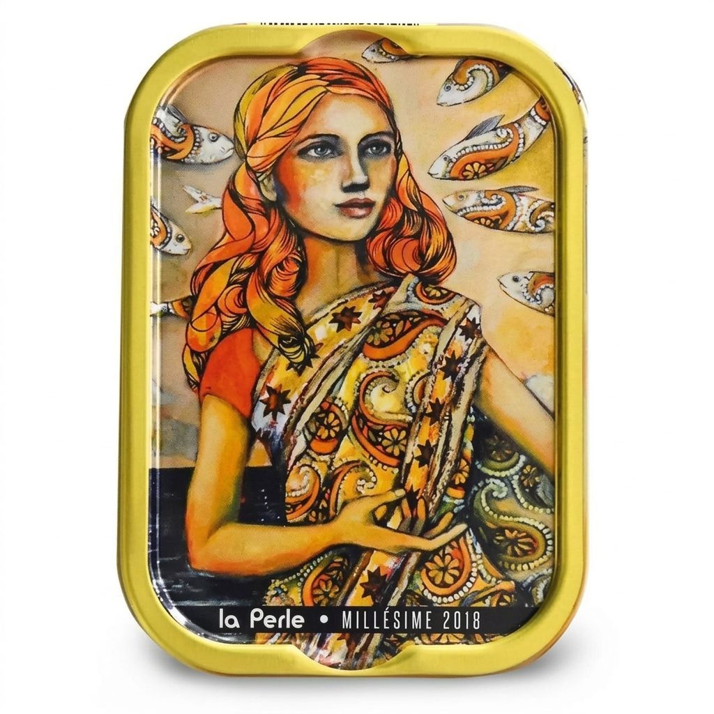 Сардины "La Perle des Dieux" в оливковом масле 2018 Mademoiselle Perle ж/б 115 гр